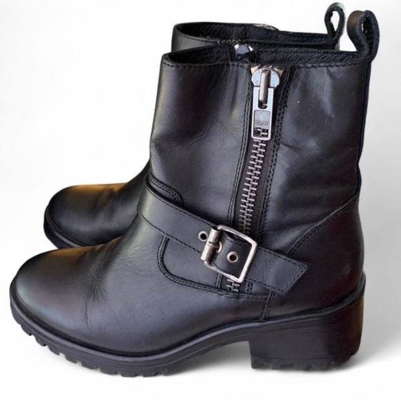 Steve Madden Shoes - Steve Madden Black Boots